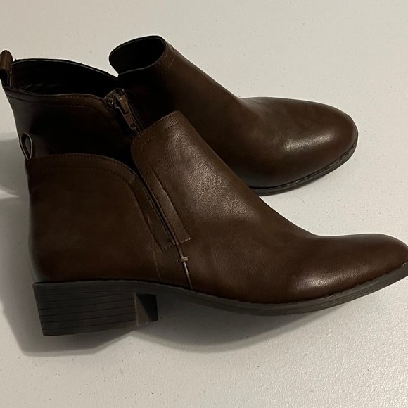 American Rag Womens Cadee Solid Ankle Booties - Brown - Size 9.5 - Picture 1 of 8